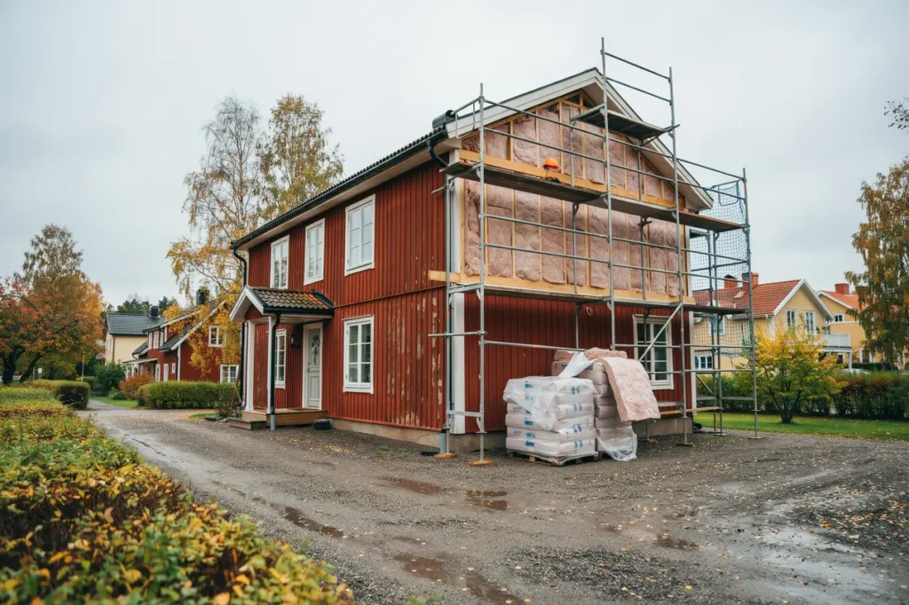 septemberprojekt som h jer v rmen hemma s planerar du till ggsisolering innan kylan sl r till